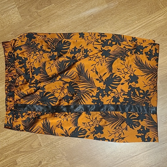 Future Collective blouse and shorts set - Picture 3 of 5